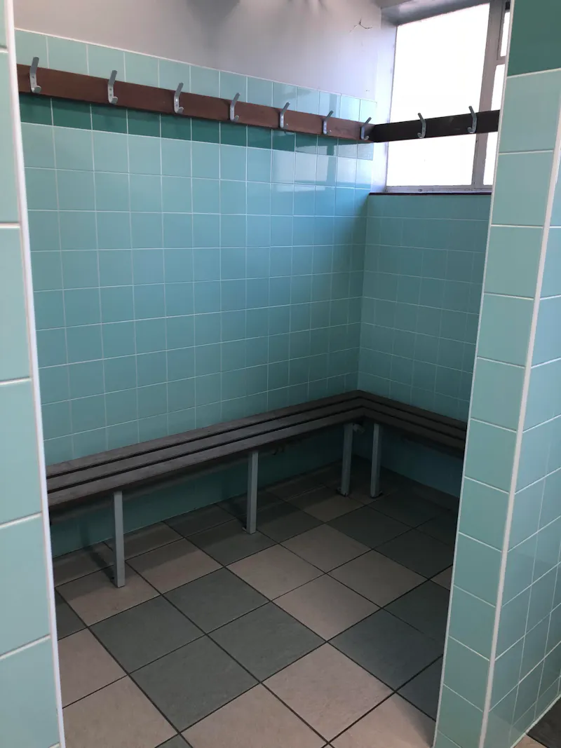 Changing rooms at Chiswick Sports Club, J230 (photo 12)