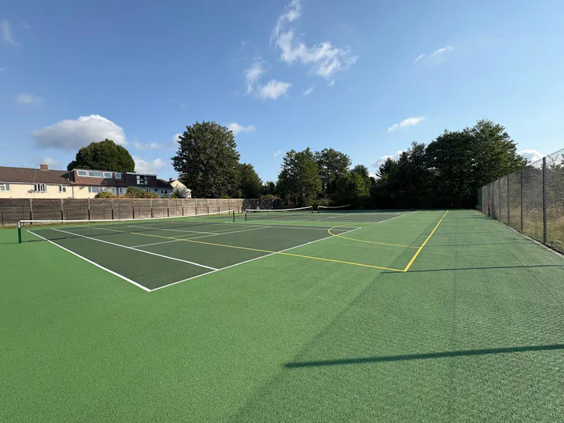 Tennis court at Chiswick Sports Club, J230 (photo 17)