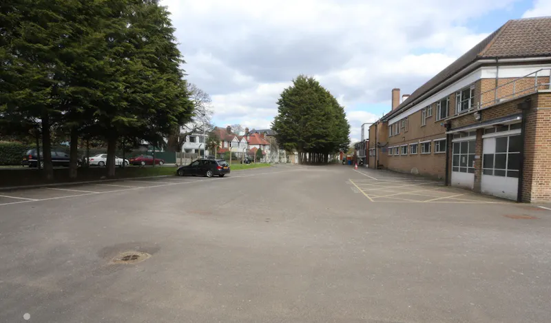 Driveway at Chiswick Sports Club, J230 (photo 16)