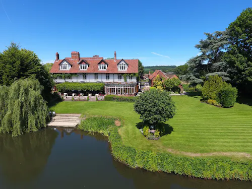 Sonning on Thames Riverside BnB, B2090