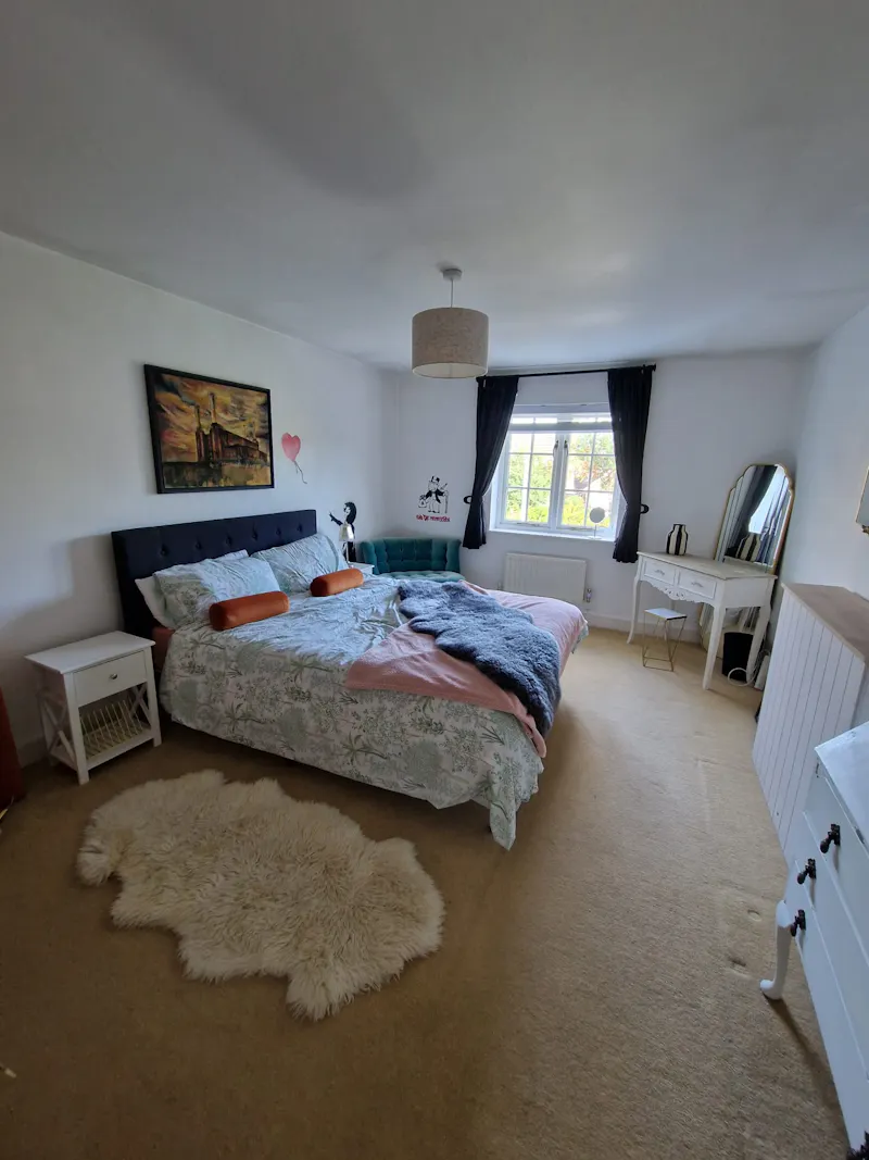Bedroom at Rayleigh Family Home , D2834 (photo 9)