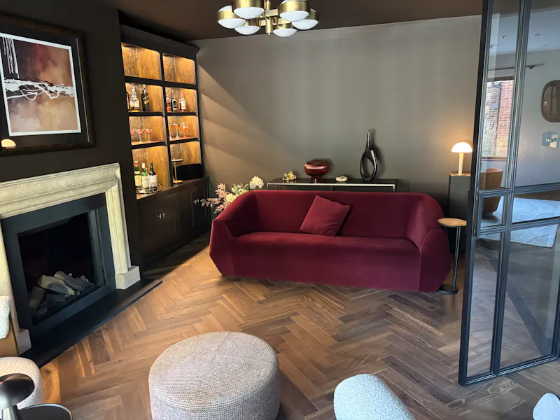 Sitting room at Modern Ashtead Family Home, D2832 (photo 12)