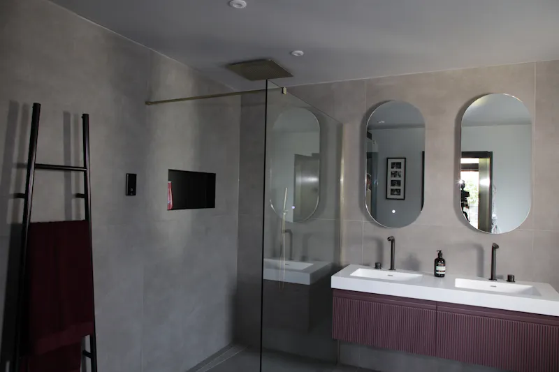 Bathroom at Modern Ashtead Family Home, D2832 (photo 17)
