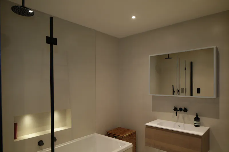 Bath at Modern Ashtead Family Home, D2832 (photo 21)