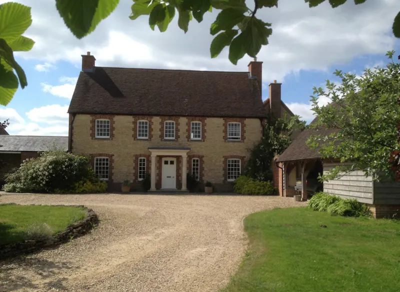 Driveway at Oxfordshire Georgian Home, A1667 (photo 1)