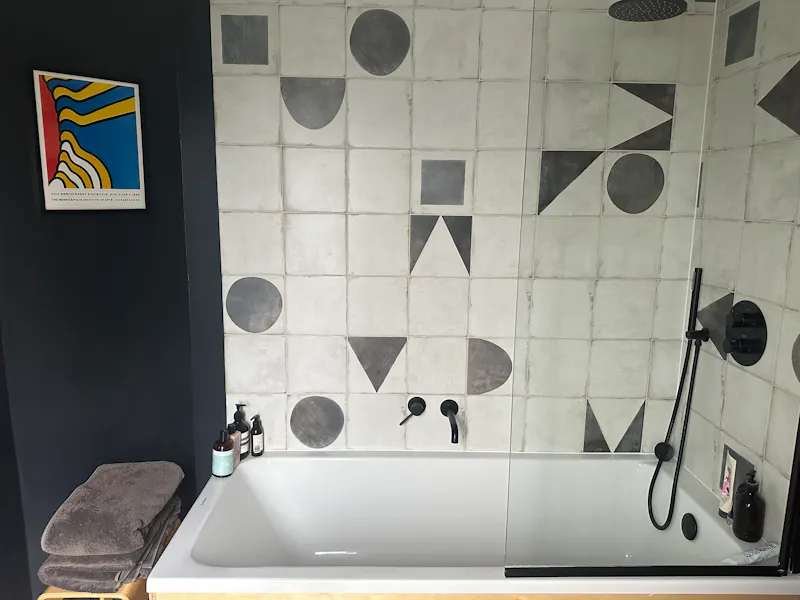 Bath at Quirky Hither Green house, B1790 (photo 28)
