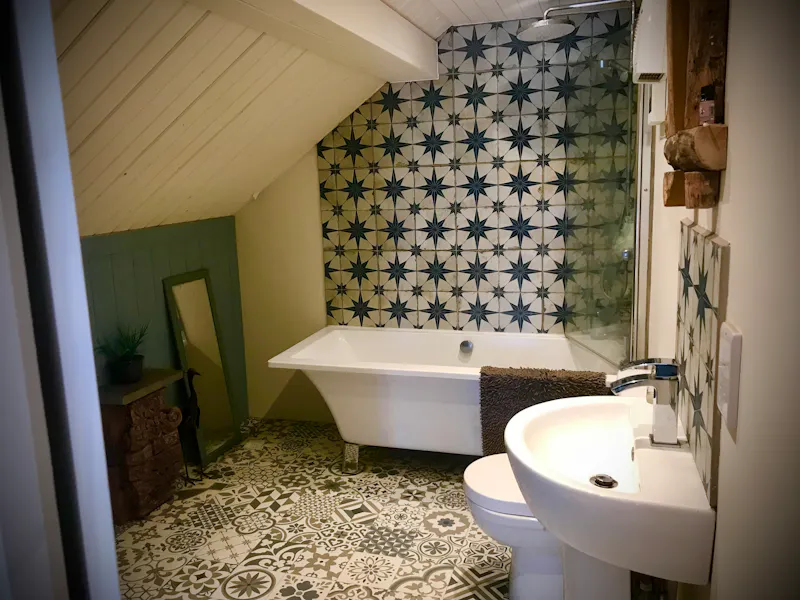 Tiled at Cosy Dartmoor cabin, Q160 (photo 12)