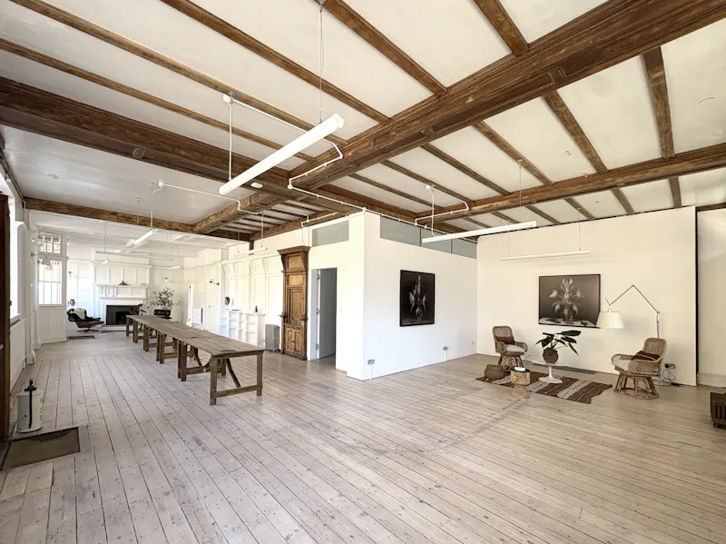 Beams at Converted Camberwell pub, F591 (photo 2)