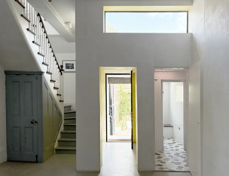 Entrance hall at Converted Camberwell pub, F591 (photo 6)
