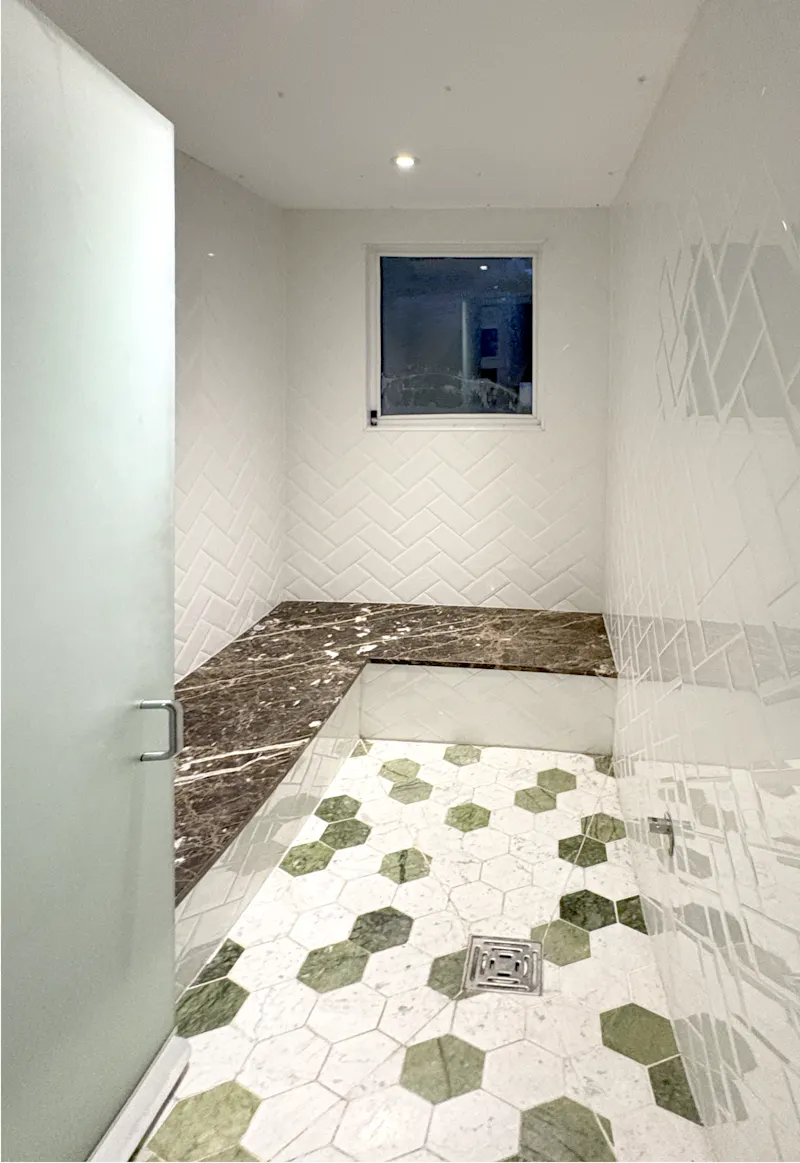 Wetroom at Converted Camberwell pub, F591 (photo 15)