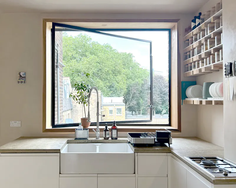 Converted Camberwell pub, F591 (photo 25)