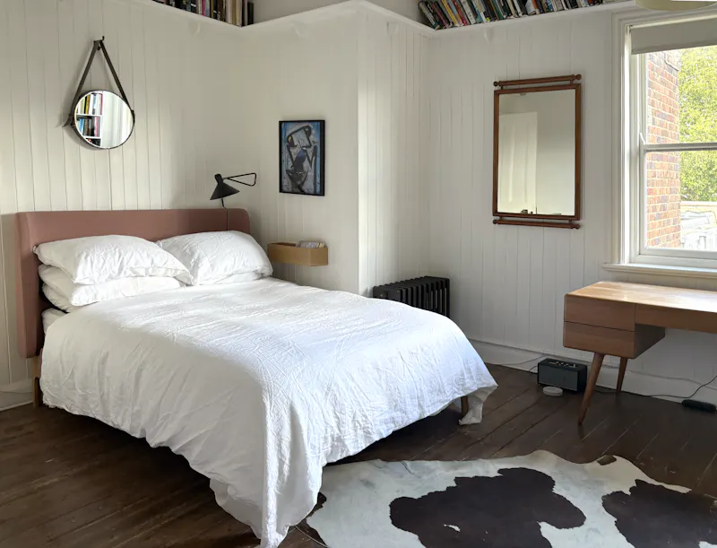 Bedroom at Converted Camberwell pub, F591 (photo 35)