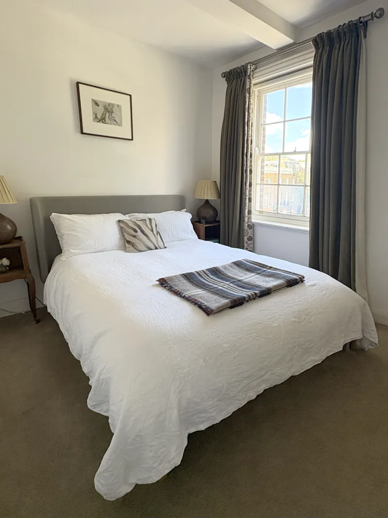 Bedroom at Converted Camberwell pub, F591 (photo 38)