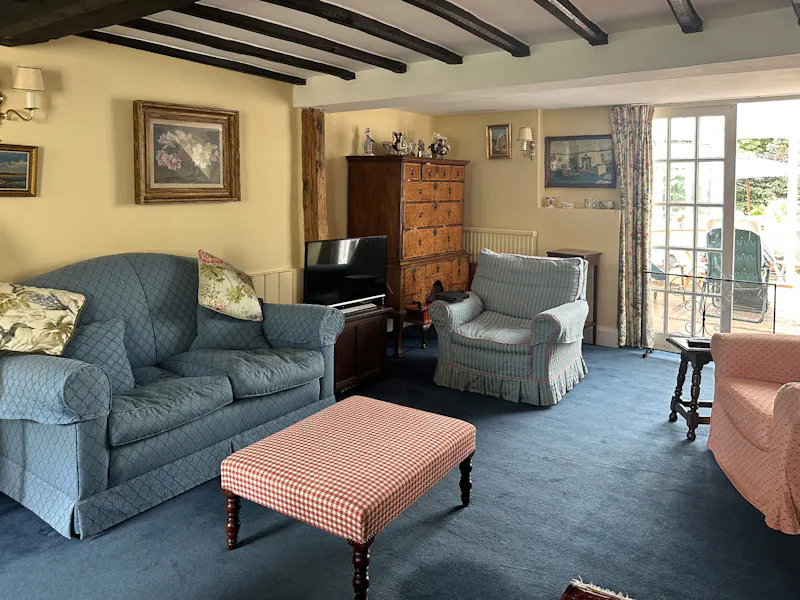 Alton Country Cottage, C953 (photo 6)