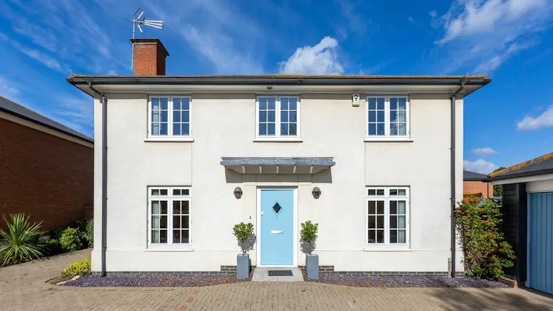 Rayleigh Family Home , D2834 (photo 1)