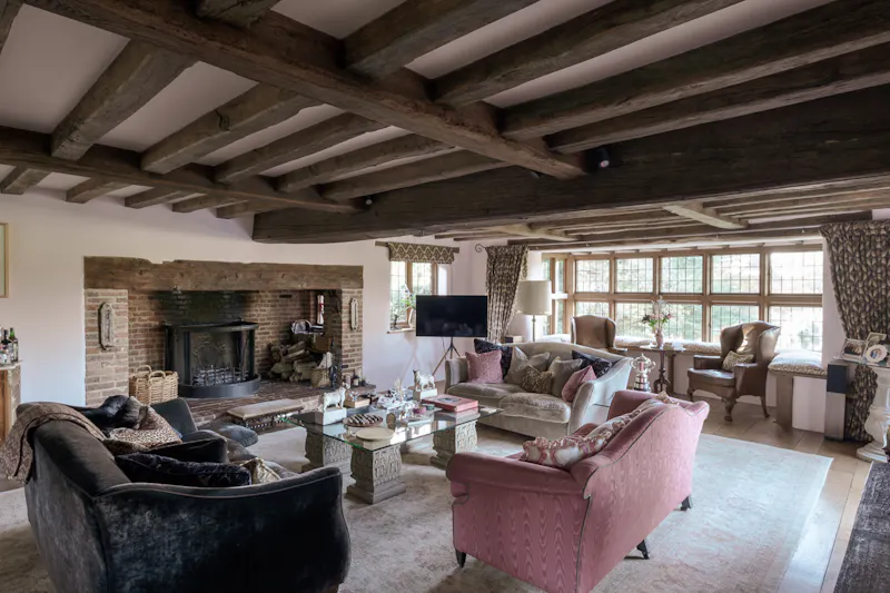 Beams at Beautiful Sussex Farmhouse, L772 (photo 3)