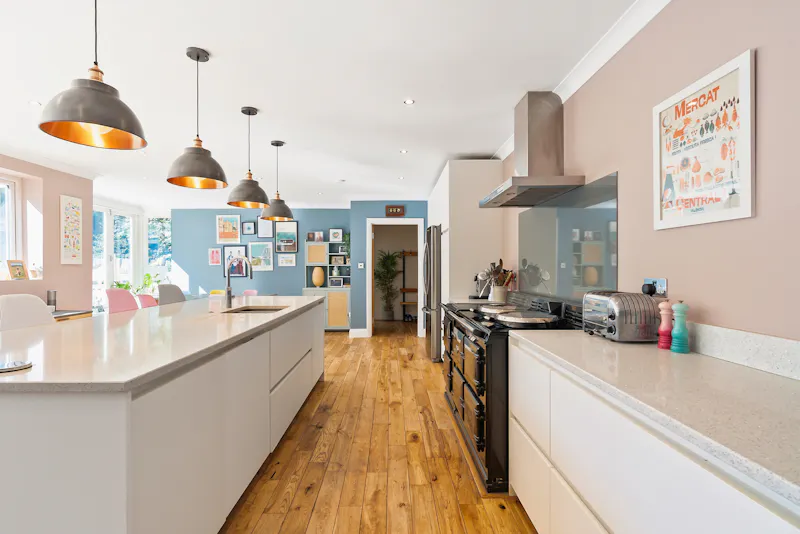 Kitchen at Modern Marlow Pool House, D2836 (photo 3)