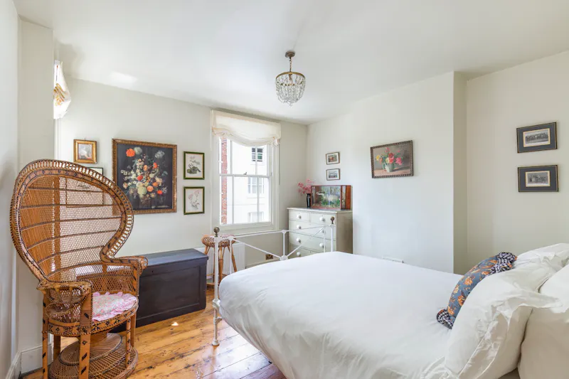 Bedroom at Characterful Cuckfield Cottage, C915 (photo 20)