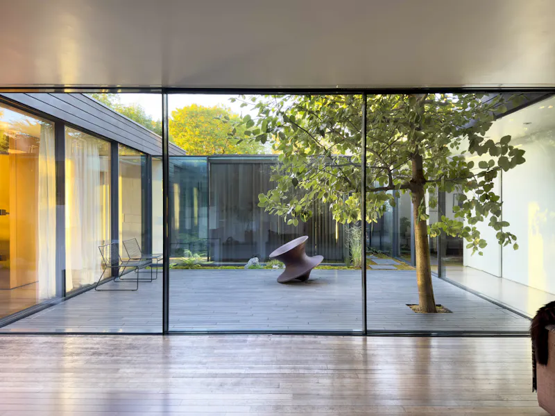 Glass at Sophisticated Highgate house, D2255 (photo 2)