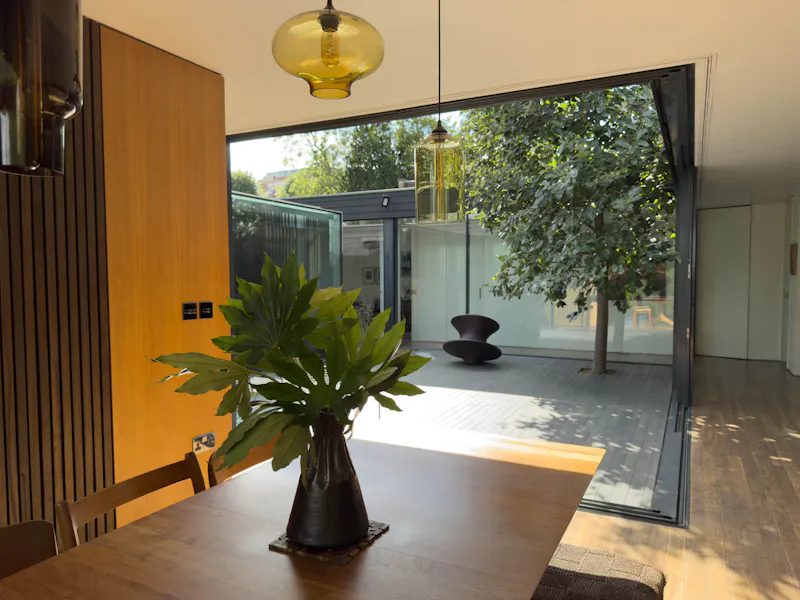 Sophisticated Highgate house, D2255 (photo 12)