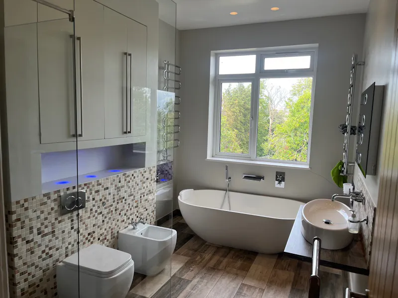 Bathroom at Modern Crystal Palace home, D2835 (photo 28)