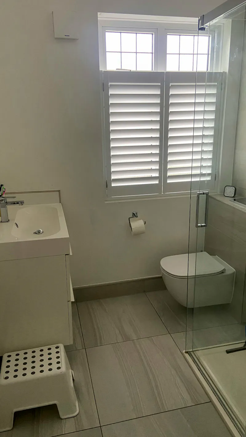 Bathroom at Beckenham family home, D2838 (photo 12)