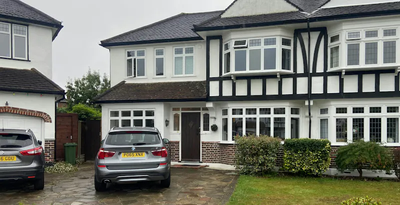 Driveway at Beckenham family home, D2838 (photo 1)