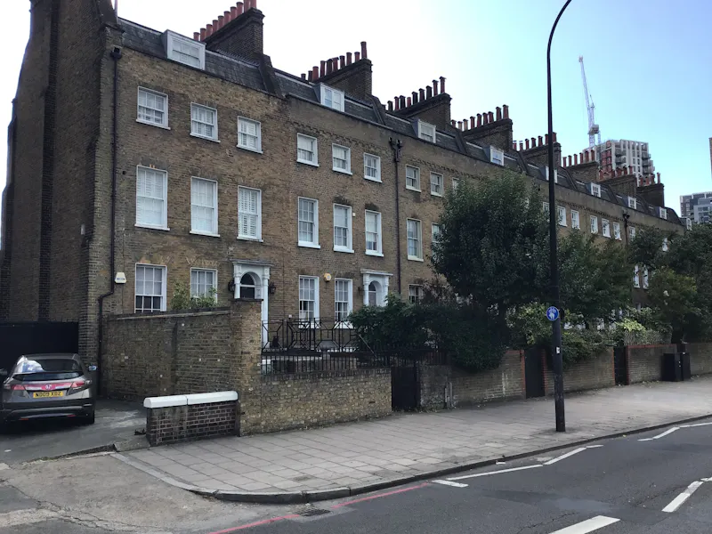 Front Exterior at Elephant & Castle Townhouse, A1671 (photo 1)