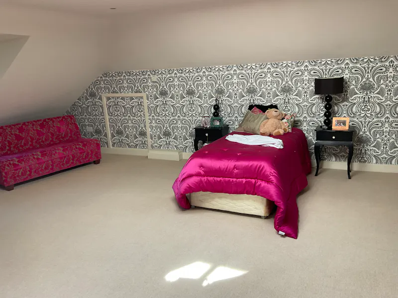 Luxury Kingston house, D2480 (photo 17)