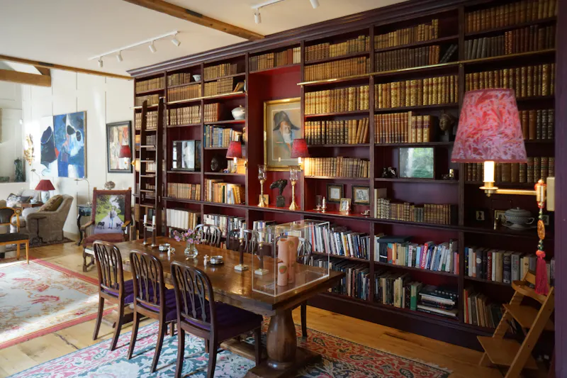 Dining room at Elegant Oxford Barn Conversion, L775 (photo 13)