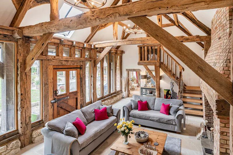 Impressive Milton Keynes barn, L774 (photo 14)