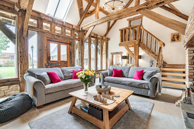 Impressive Milton Keynes barn, L774 (photo 13)