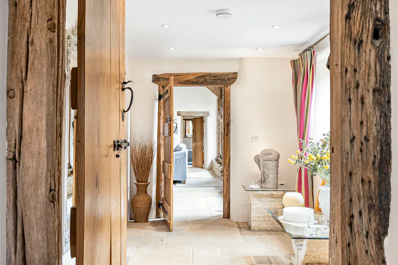 Impressive Milton Keynes barn, L774 (photo 10)