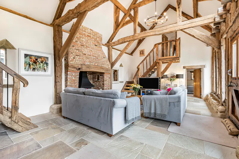 Impressive Milton Keynes barn, L774 (photo 15)