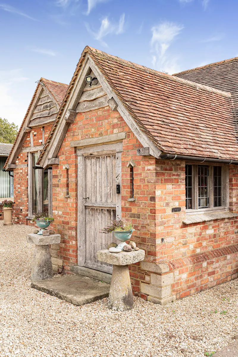 Impressive Milton Keynes barn, L774 (photo 63)