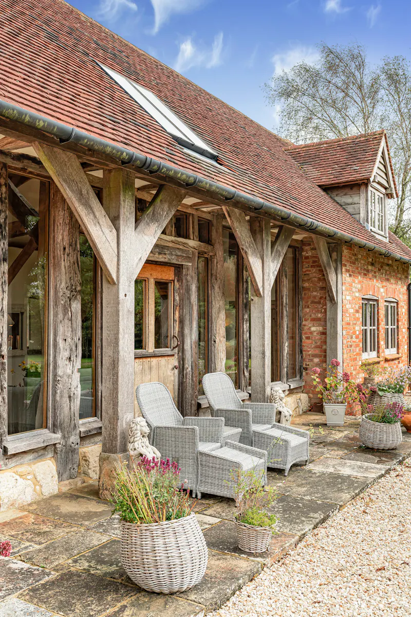Impressive Milton Keynes barn, L774 (photo 65)