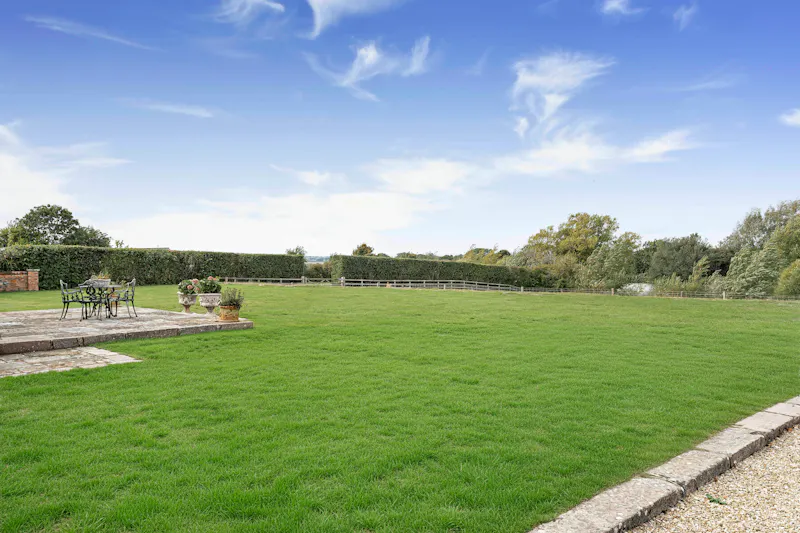Impressive Milton Keynes barn, L774 (photo 79)