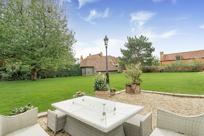 Impressive Milton Keynes barn, L774 (photo 73)