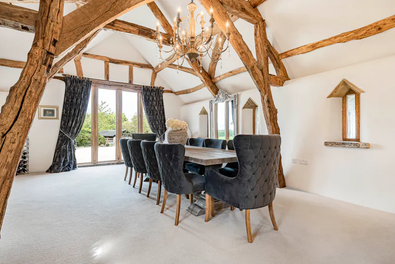 Impressive Milton Keynes barn, L774 (photo 28)