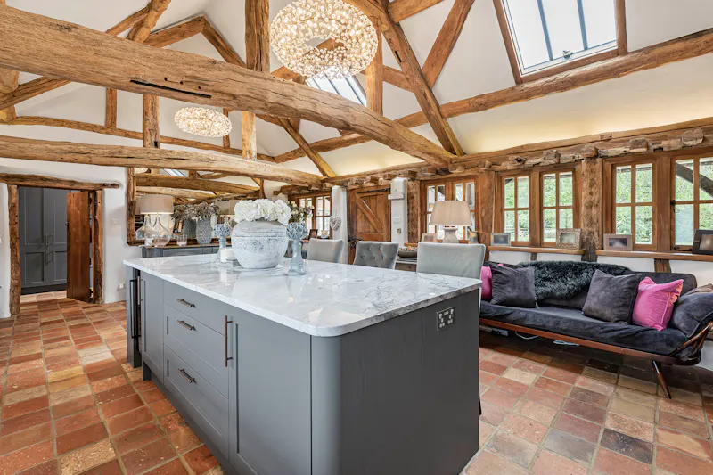 Impressive Milton Keynes barn, L774 (photo 25)