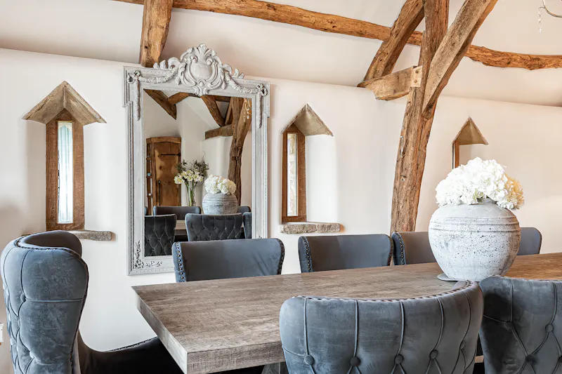 Impressive Milton Keynes barn, L774 (photo 29)