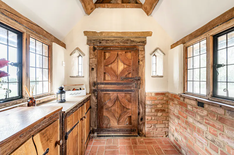 Exposed brick at Impressive Milton Keynes barn, L774 (photo 35)