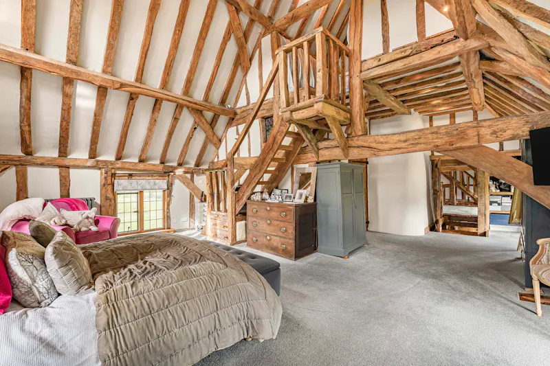 Impressive Milton Keynes barn, L774 (photo 45)