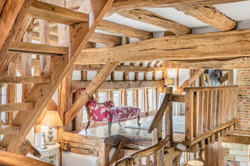 Impressive Milton Keynes barn, L774 (photo 39)