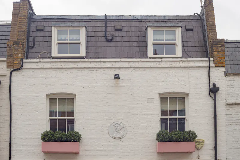 Colourful Chelsea Mews, B2091 (photo 36)