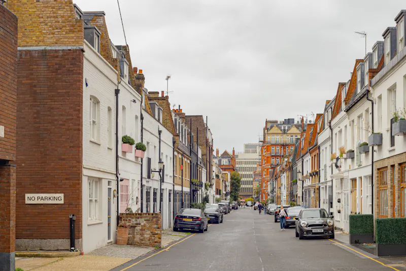 Colourful Chelsea Mews, B2091 (photo 42)