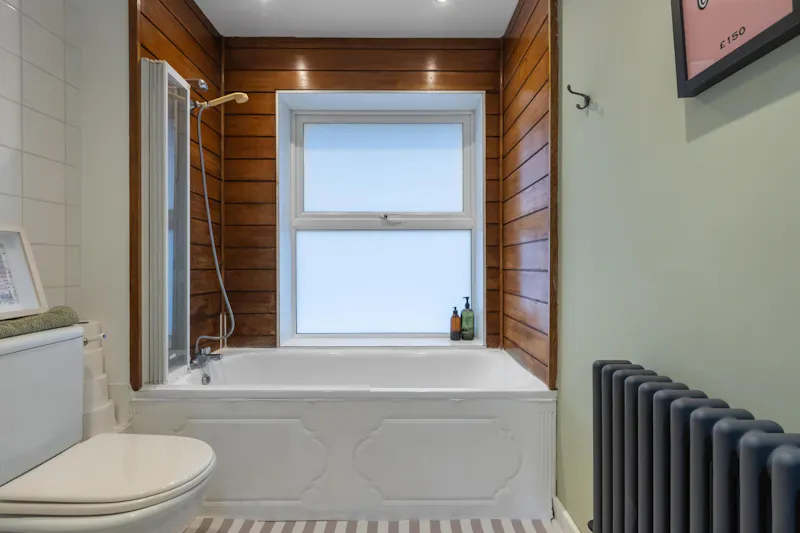 Putney 70s inspired home, D2839 (photo 31)