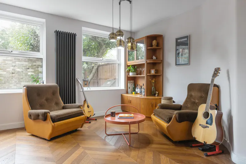 Living Room at Putney 70s inspired home, D2839 (photo 9)