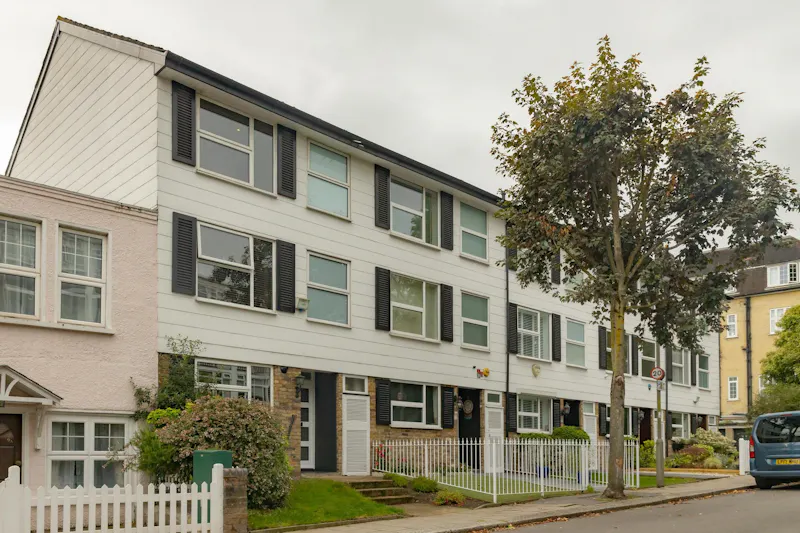 Putney 70s inspired home, D2839 (photo 1)