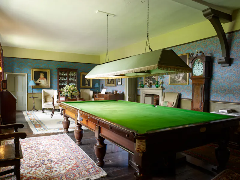 Games room at Buckingham Tudor mansion, H19 (photo 11)